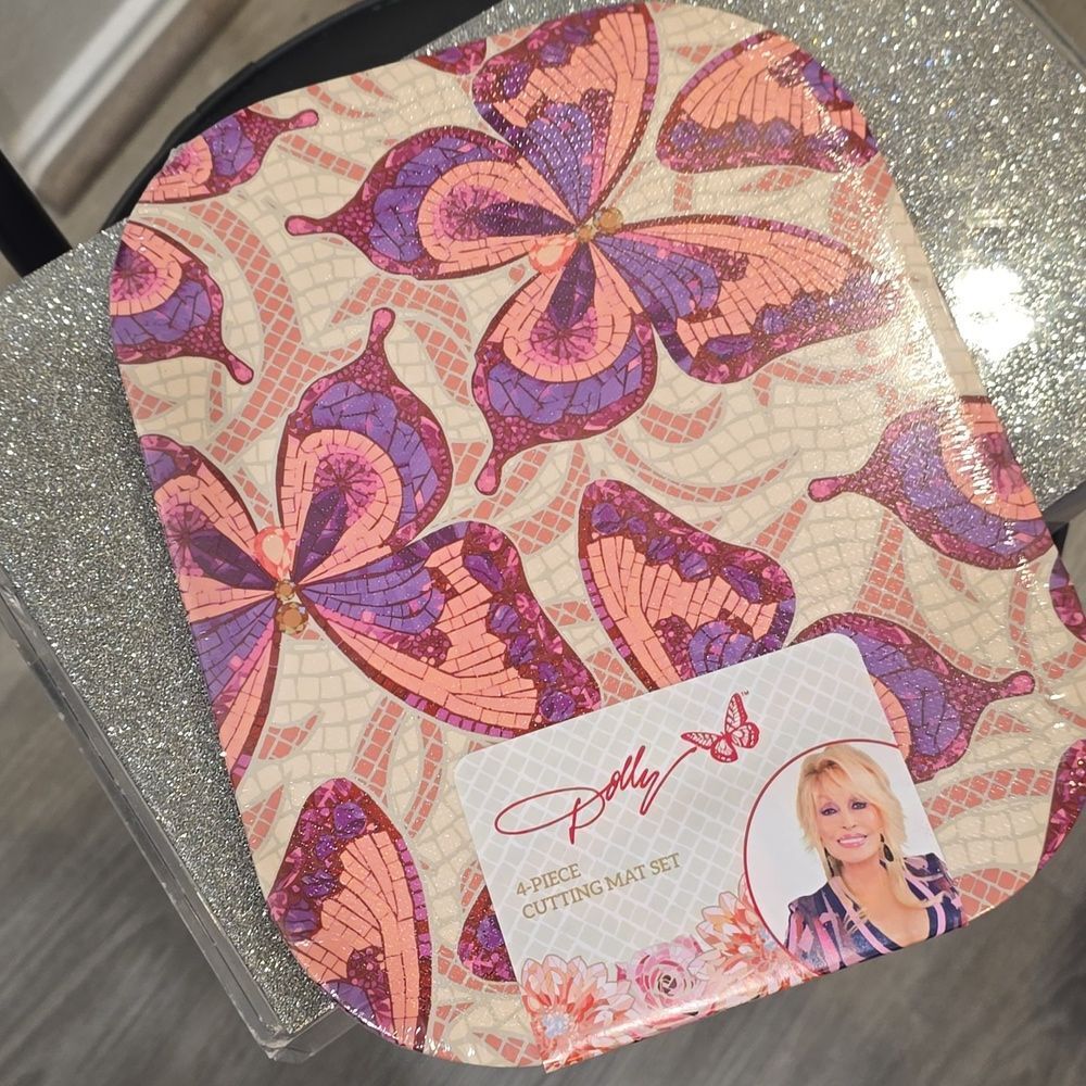 Dolly Parton 4-PC Butterfly Print/ Solid Cutting Mats - Picture 13 of 14